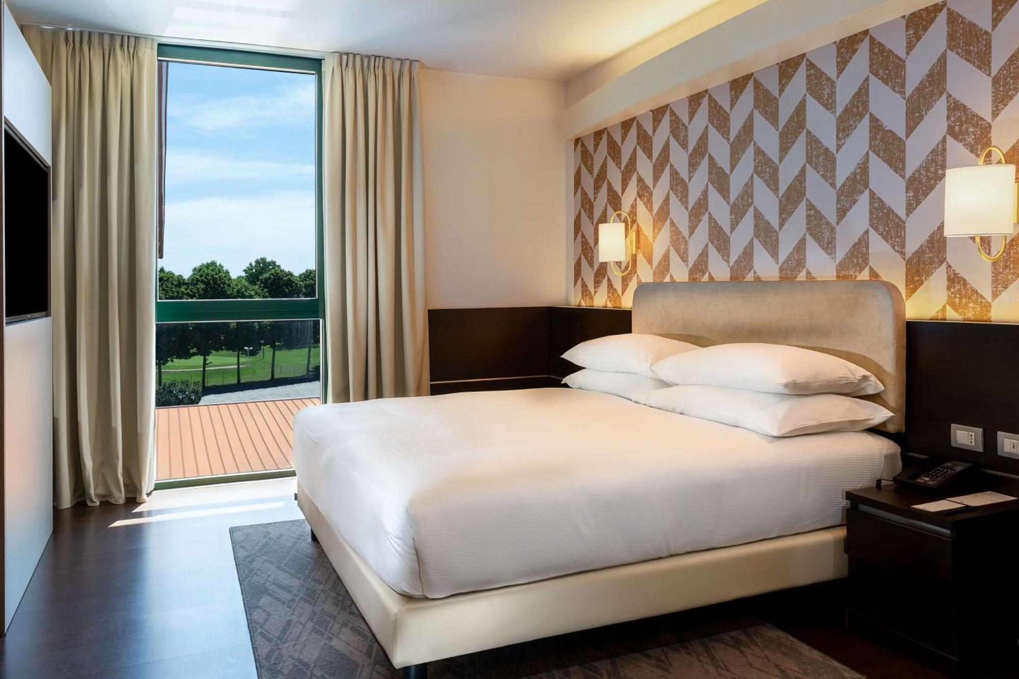 Doubletree By Hilton Milan Malpensa Solbiate Olona Hotel Ngoại thất bức ảnh