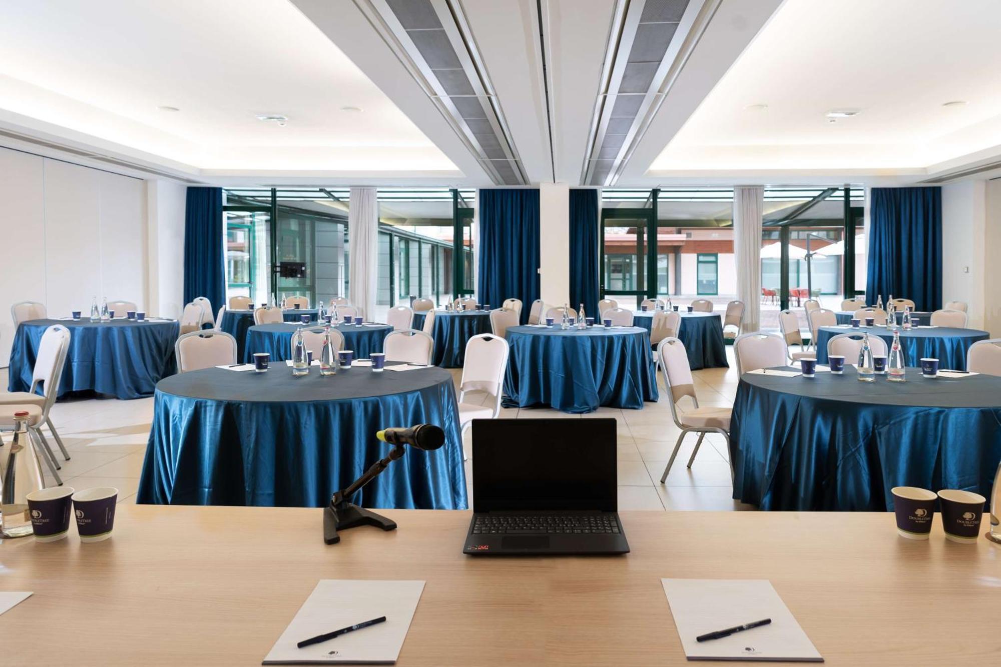 Doubletree By Hilton Milan Malpensa Solbiate Olona Hotel Ngoại thất bức ảnh
