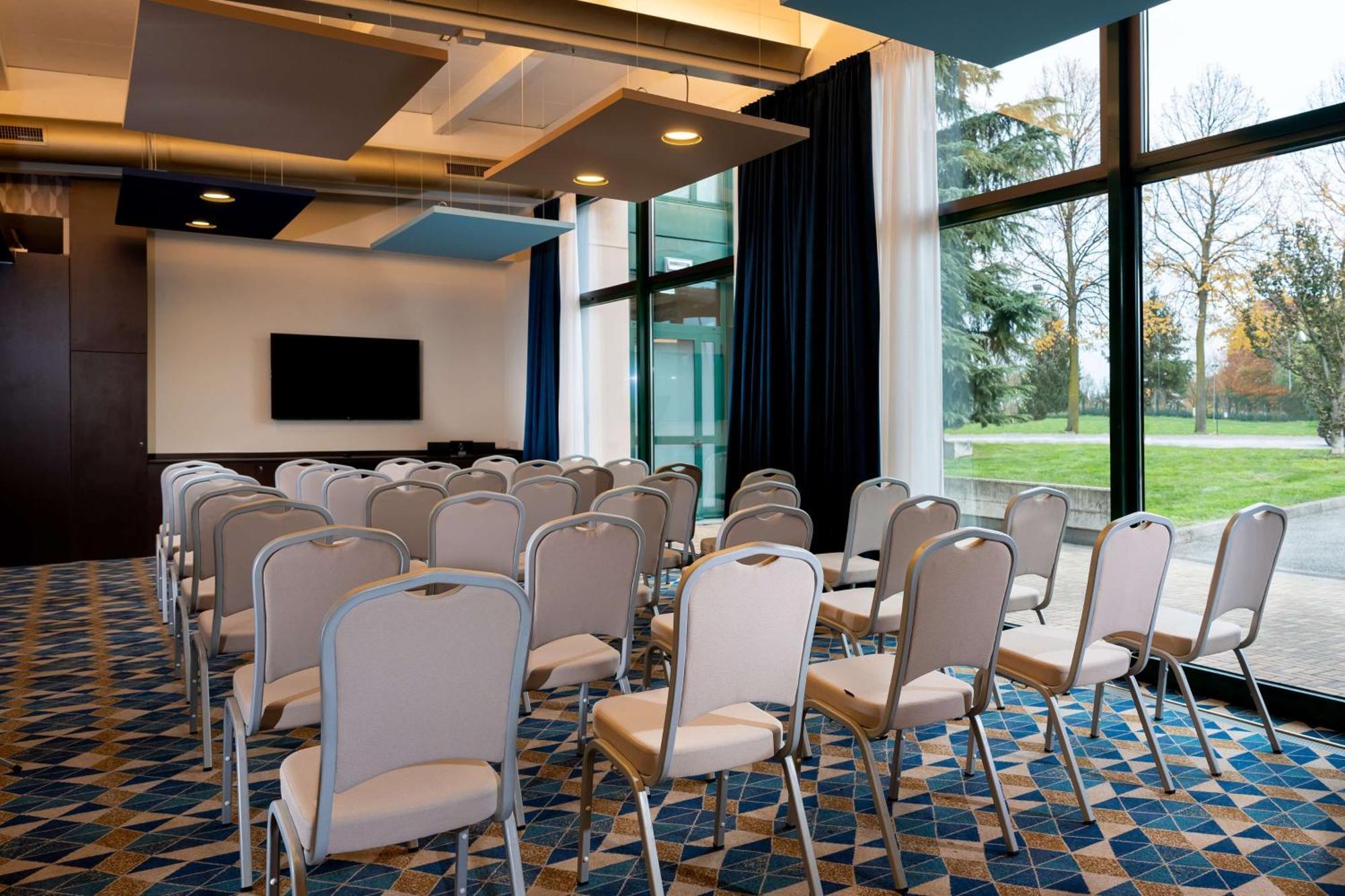 Doubletree By Hilton Milan Malpensa Solbiate Olona Hotel Ngoại thất bức ảnh