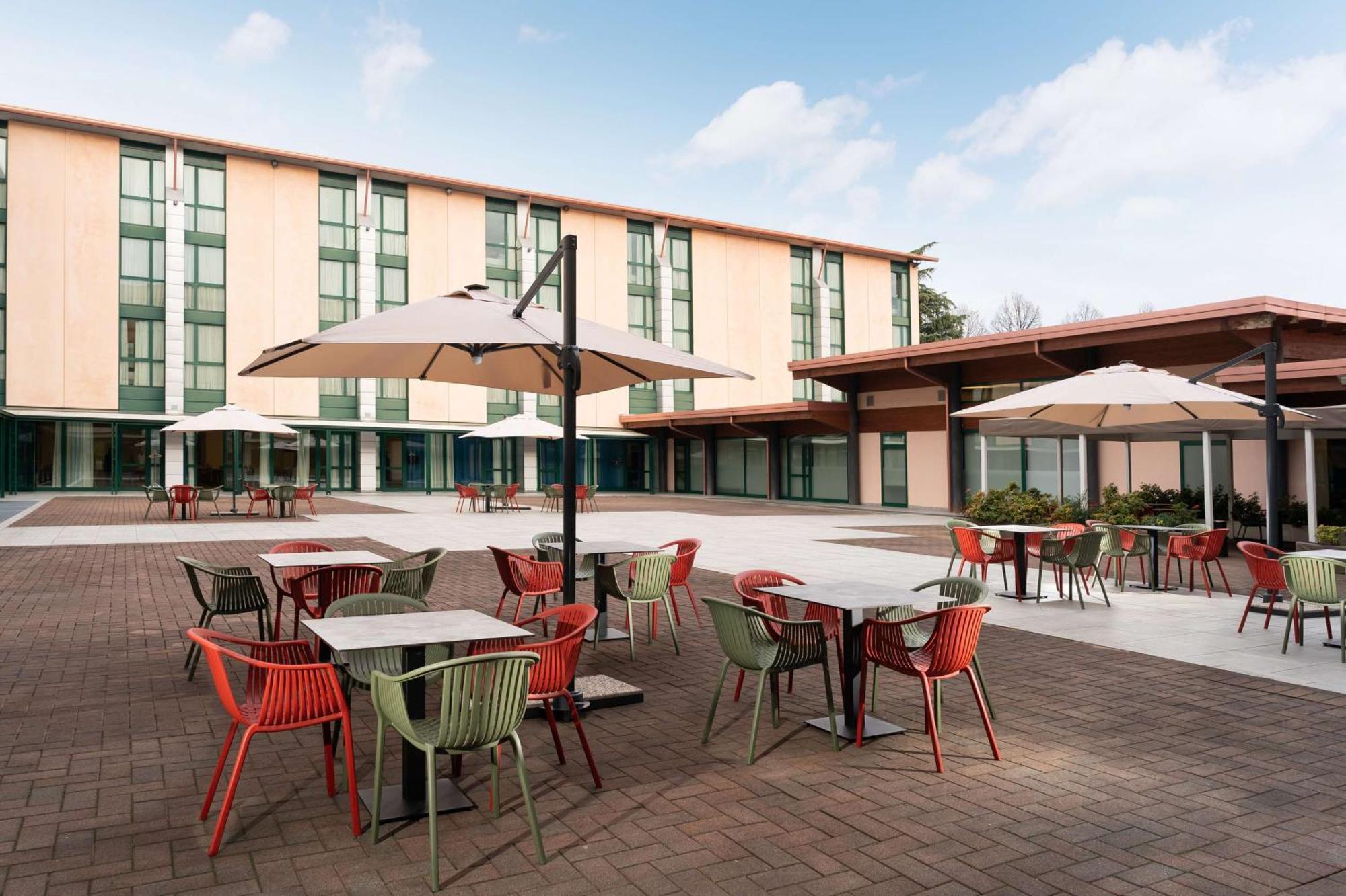 Doubletree By Hilton Milan Malpensa Solbiate Olona Hotel Ngoại thất bức ảnh